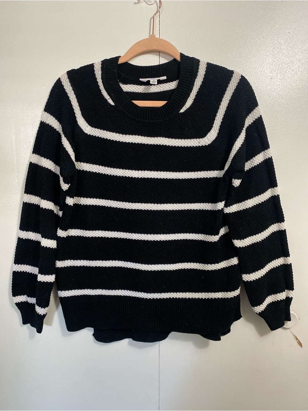 Time & Tru Black & White Striped Crewneck Sweater Size Medium